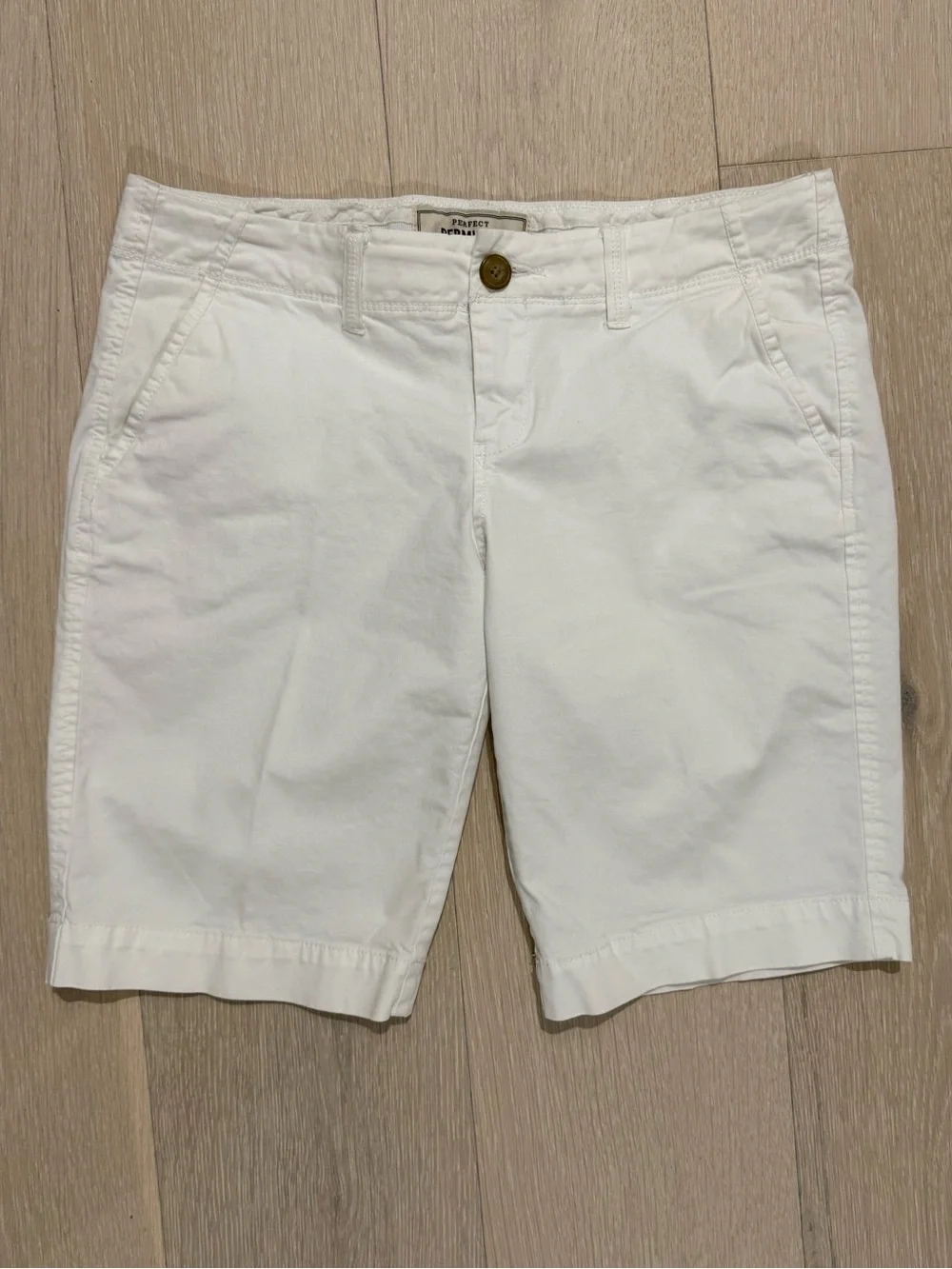 Old Navy Perfect Bermudas White Cotton Shorts